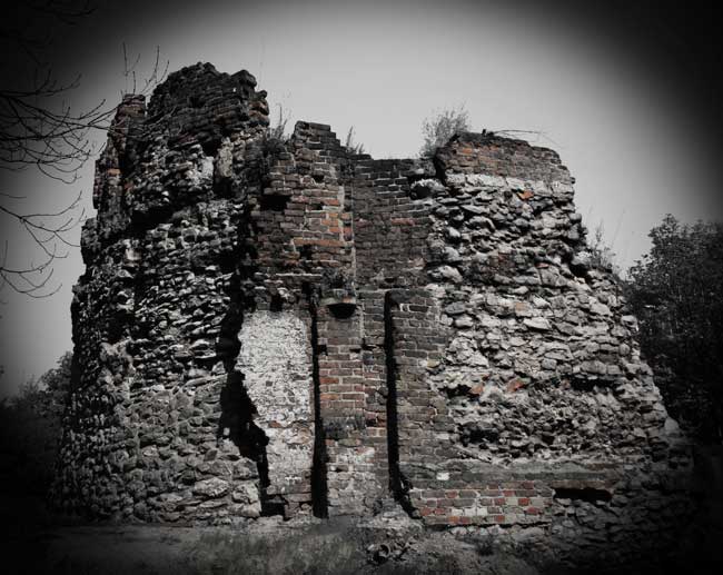 The old Roman wall of London.